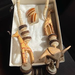African inspired wooden animal jewelry necklace and earrings set vintage